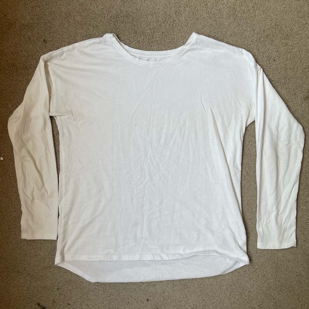 white long sleeve tee